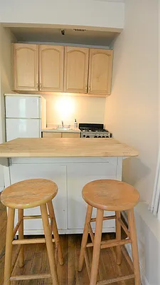 Rented by City Connections Realty | media 8