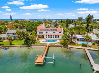 301 Harbor Dr, Belleair Beach, FL 33786
