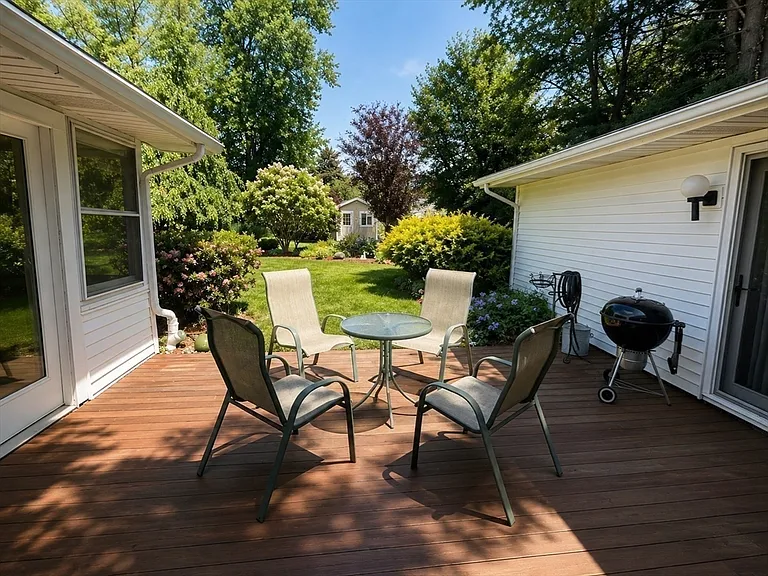 15 Leonard Rd — Photo 22