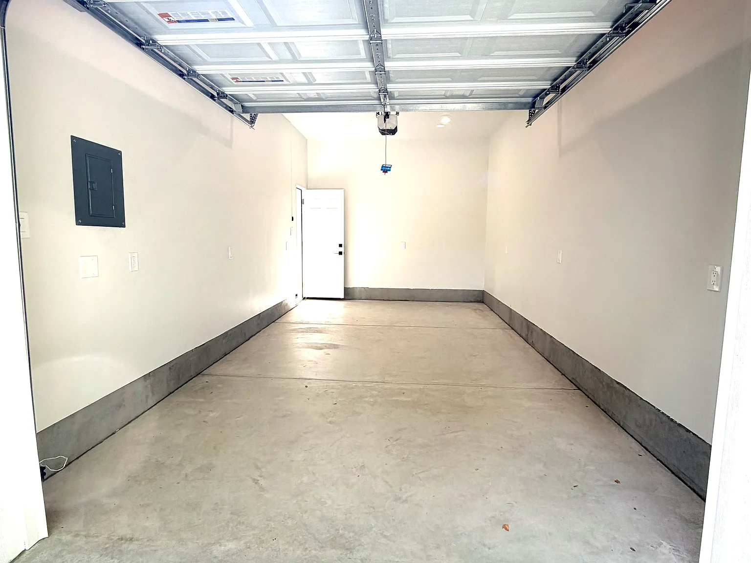 2 bed, 739 sqft, $2,595 — Photo 4
