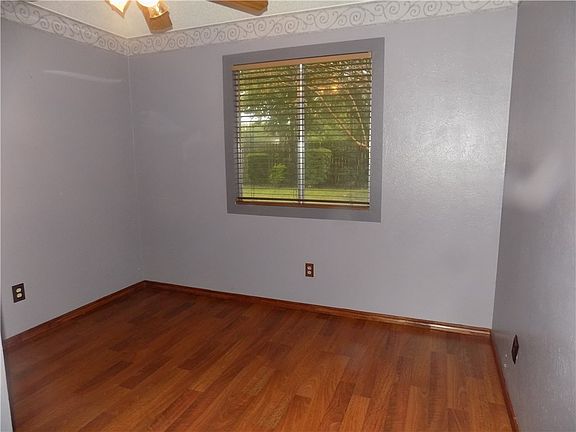 2nd image of 706 Lasso Dr
