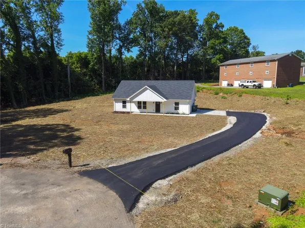 192 White Pine Ln, Lexington, NC 27292