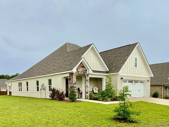 2nd image of 101 Hunters Hill Way