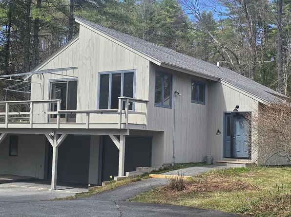 1608 Marsh Family Road, Hartford, VT 05059