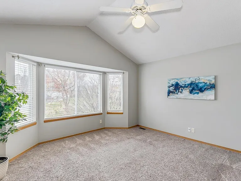 601 W Autumn Ridge Ct — Photo 6