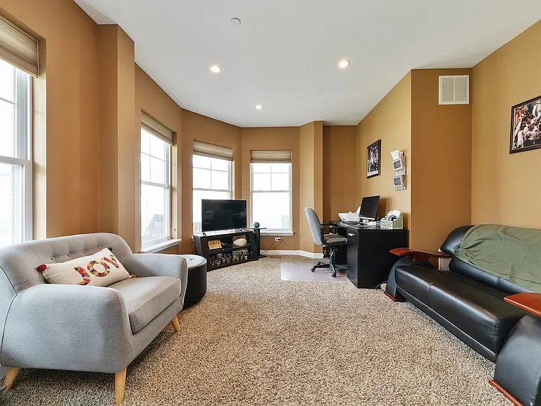 28 Lakeview Pl #28 — Photo 2