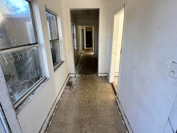 2nd image of 2831 N DAVIS Street