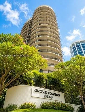 2843 S Bayshore Dr #P4-F — Photo 2