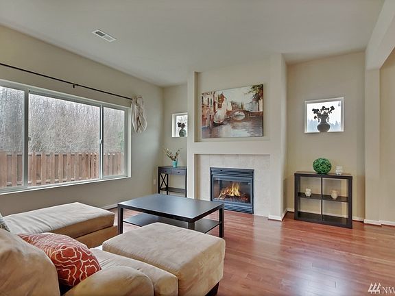 5th image of 1291 43rd St NE
