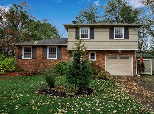 209 Thistle Lea, Williamsville, NY