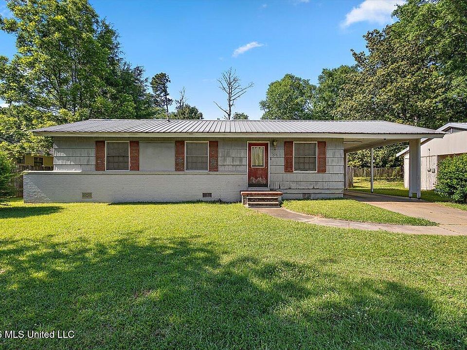 1st image of 1015 Linden Dr
