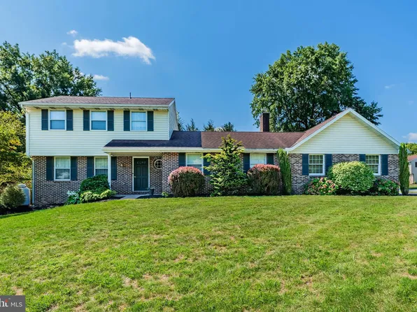 1620 Airport Dr, Mechanicsburg, PA 17050