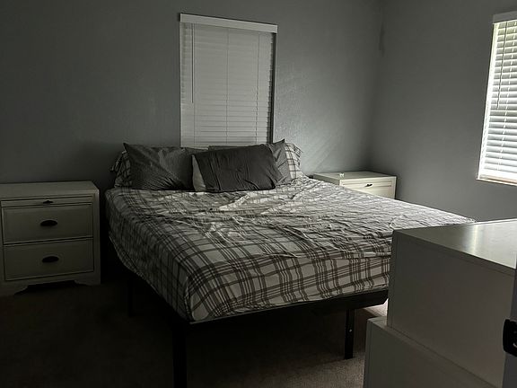 5th image of 556 Fenton Ave NW