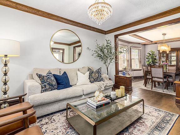 4th image of 2218 East Ave #1