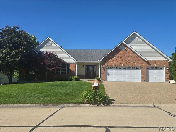 3 Nightfall Ct, Dardenne Prairie, MO 63368