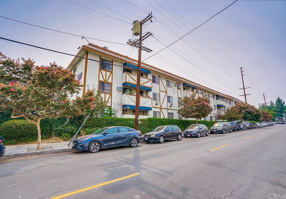 1st image of 18530 Hatteras St Unit 340