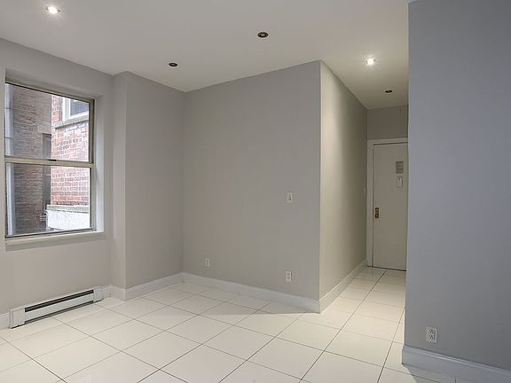 2nd image of 220 W 107th St APT 3i