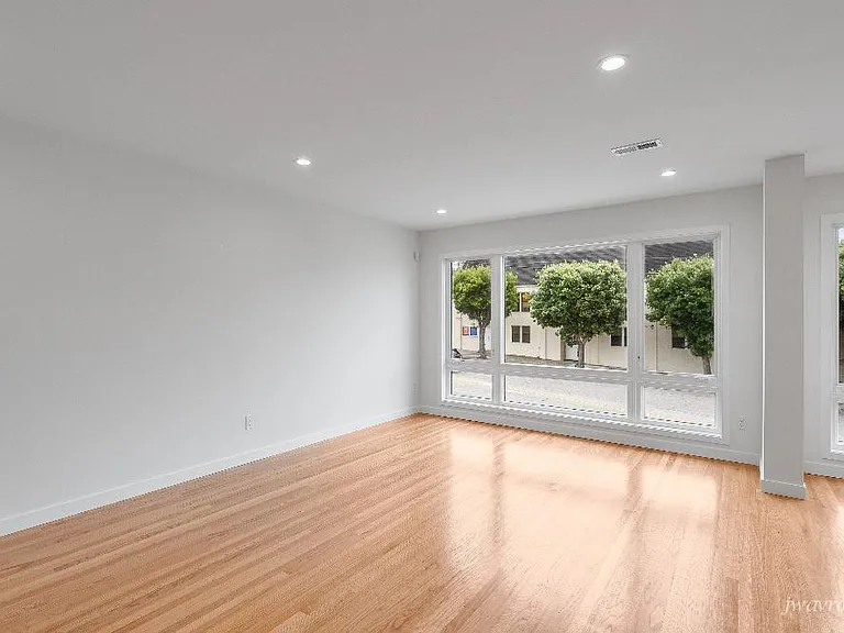 2714 Noriega St — Photo 4