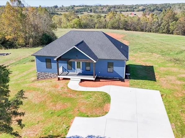 9830 Leesville Rd, Evington, VA 24550