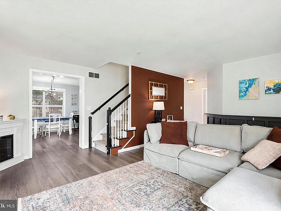 4th image of 205 Linden Ave
