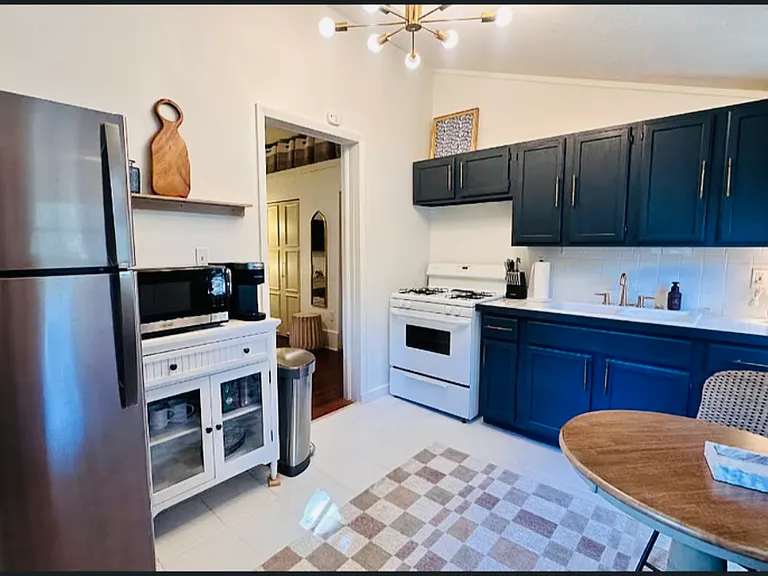 734 NE 3rd Ave #3 — Photo 1