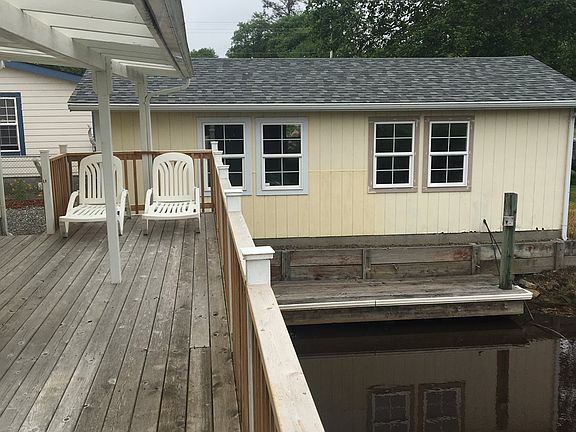 4th image of 317 Sid Snyder Dr E