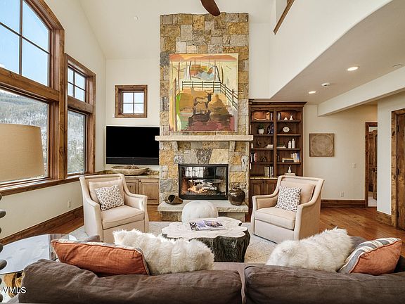 3rd image of 2417 Garmisch Dr Unit B