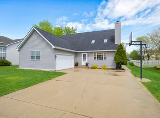 908 Sudbury Dr, Joliet, IL 60435