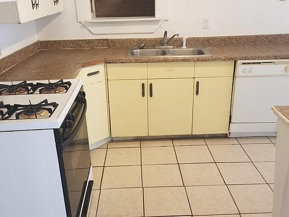 2nd image of 8009 Laura St