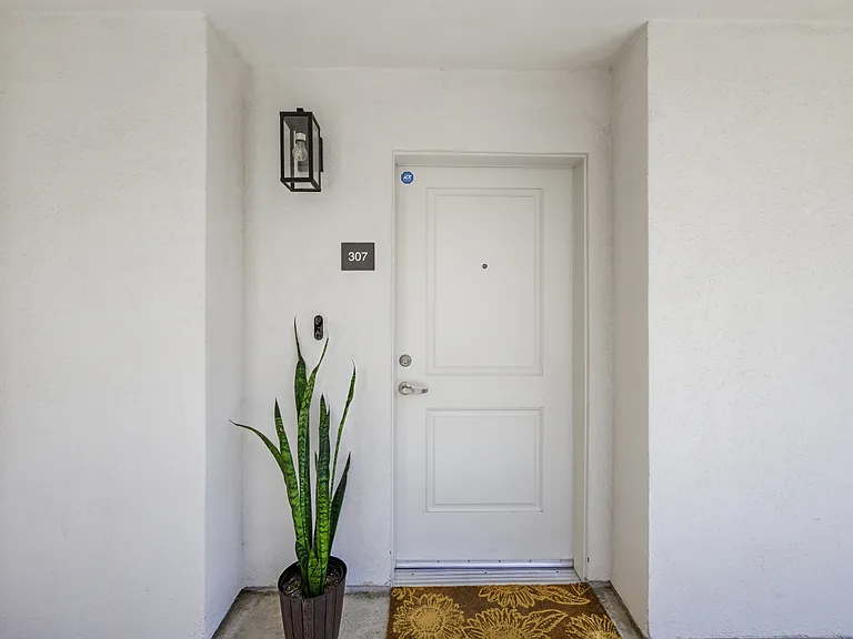 1048 Monroe St #307 — Photo 37