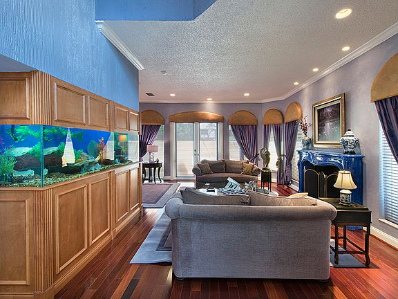 3rd image of 1714 Vestal Dr