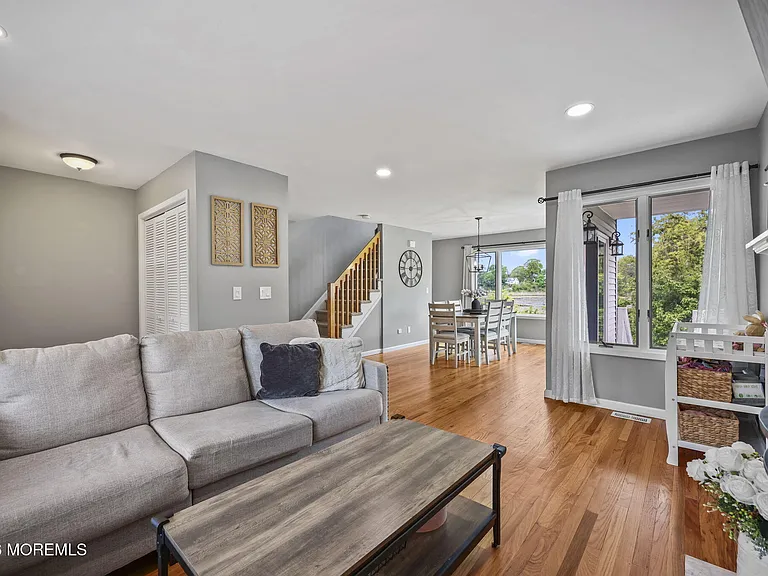 2 Oyster Creek Dr — Photo 5