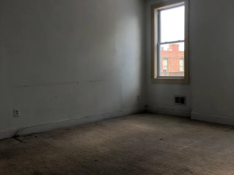 1420 W Clay St — Photo 10
