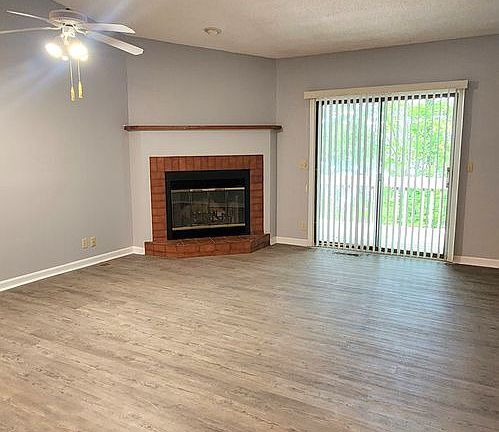 5th image of 352 Lake Catherine Cir