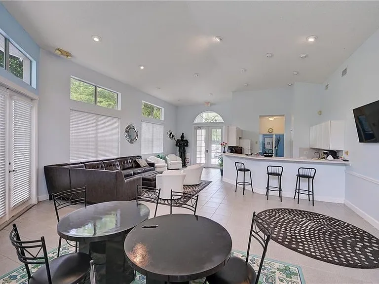 8171 Hampton Wood Dr — Photo 41