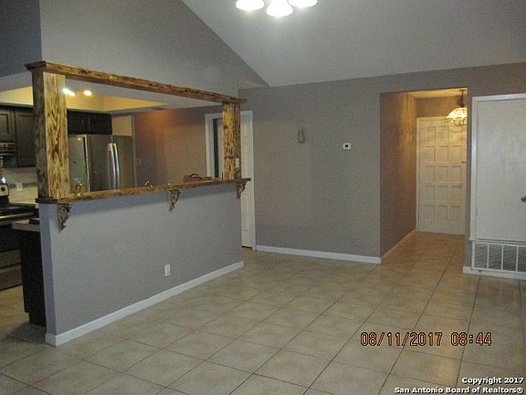 3rd image of 6131 Willowridge St