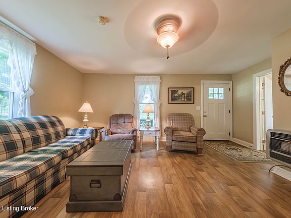 5th image of 17 Clinton Houk Ln