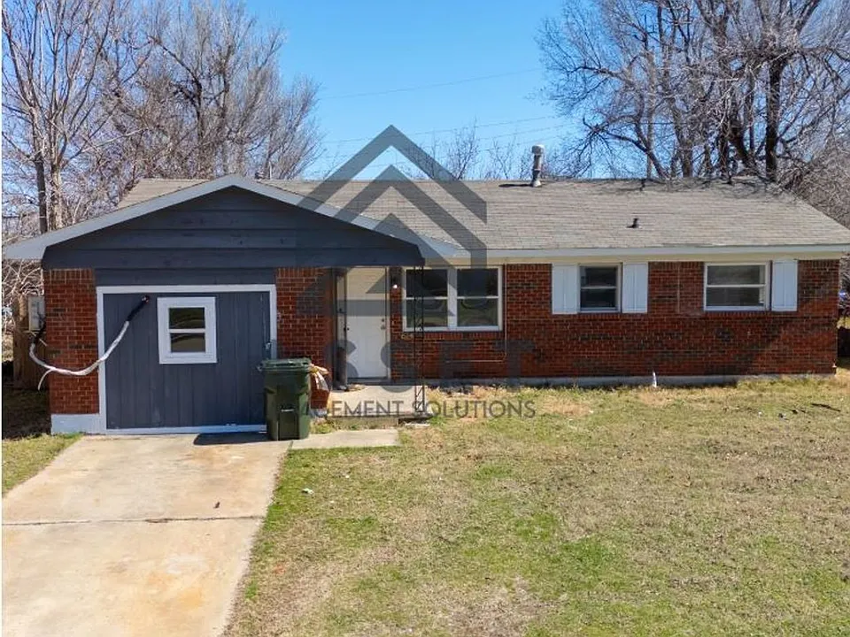 1216 McGregor Dr