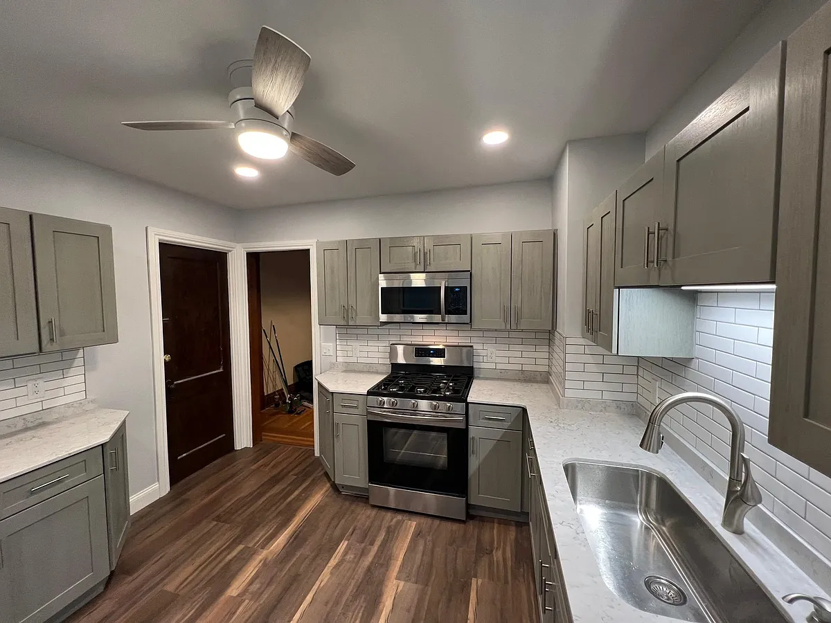Building Photo - 10 Traymore St #UPPER