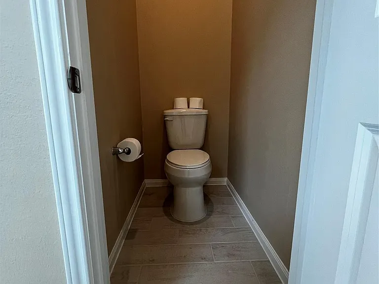 18206 Sonresa Way — Photo 15