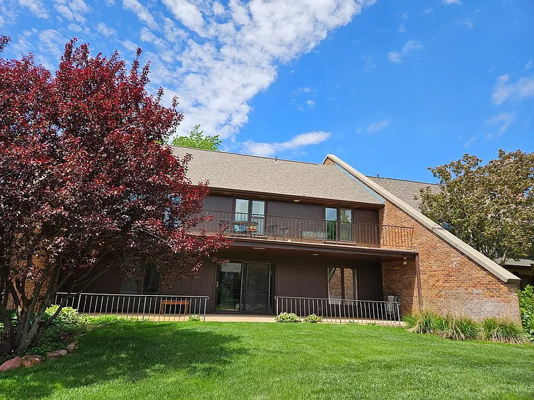 2018 Greenbriar Ln — Photo 4