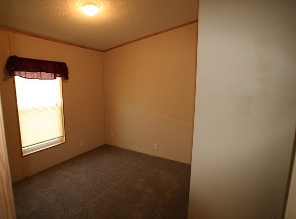 4th image of 110 White Oak Dr