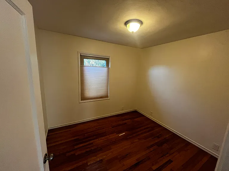 2727 Gaynor Ave — Photo 7