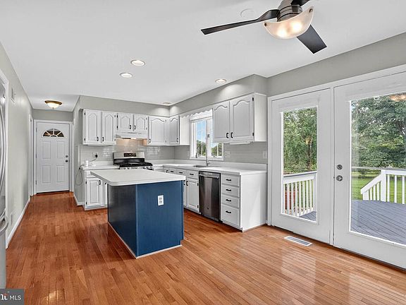 3rd image of 4000 Heritage Hill Ln