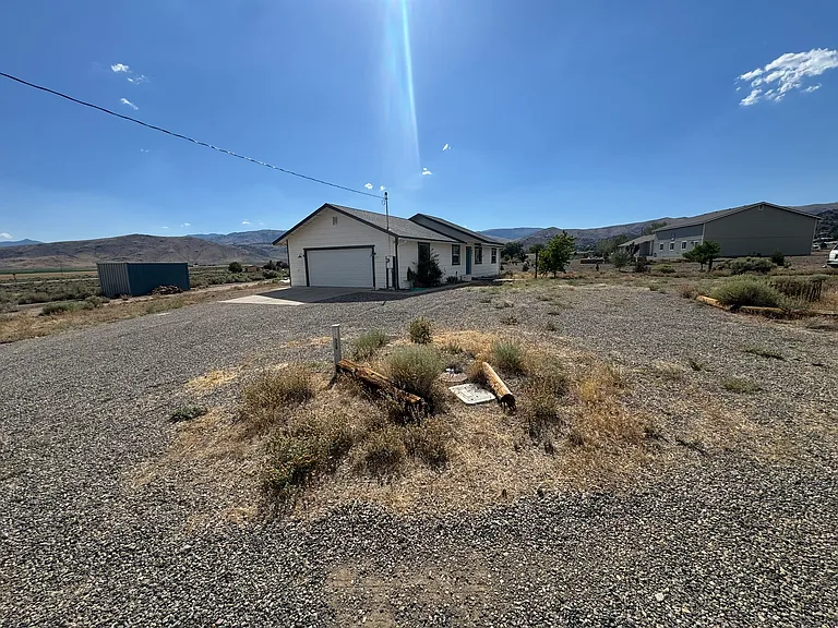 4045 Sunrise Ct — Photo 2