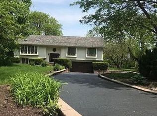 21 Sequoia Rd, Hawthorn Woods, IL 60047