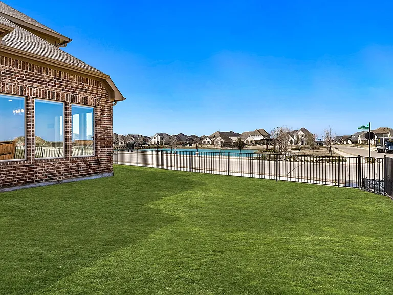 1730 Caruth Dr — Photo 33