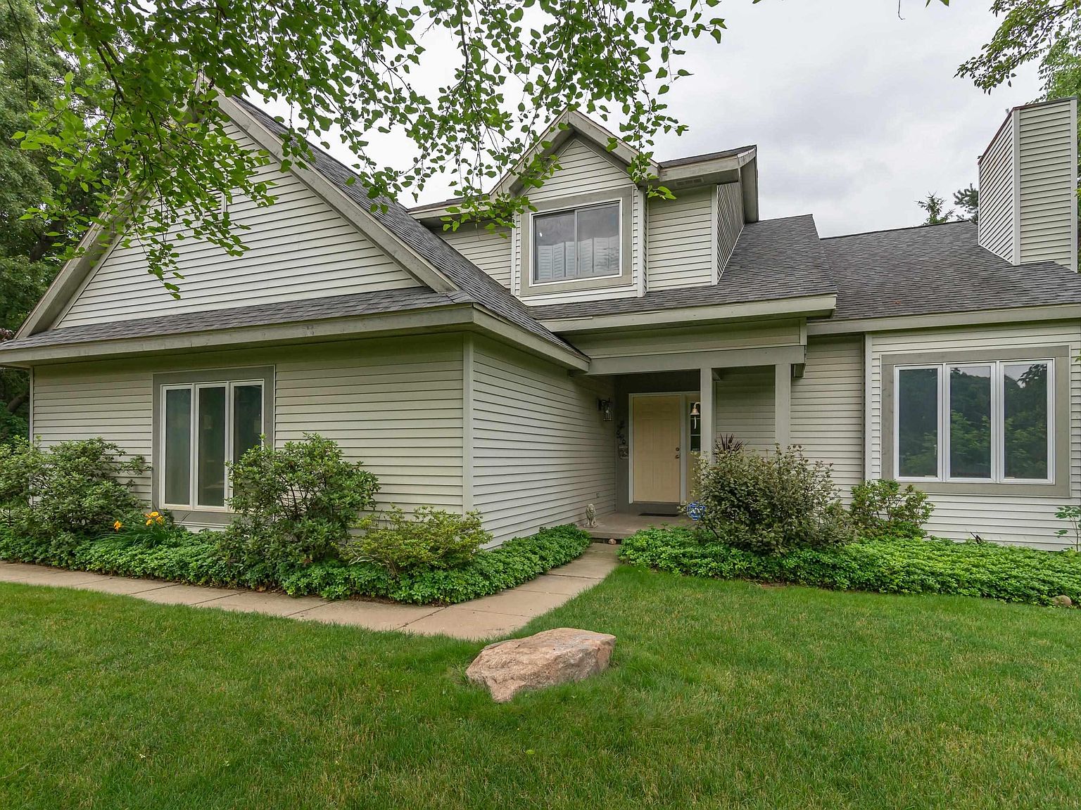 4971 Tipsico Lake Rd, Hartland, MI 48353 Zillow