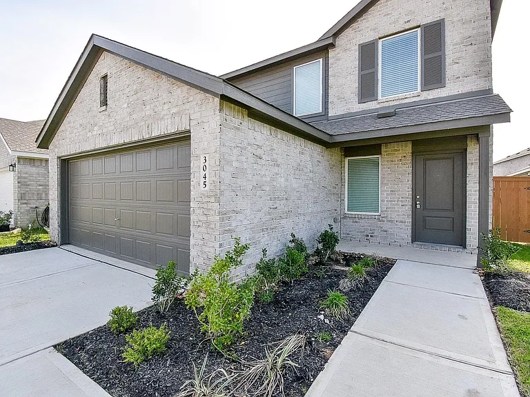 3045 Fantasy Terrace Dr — Photo 3