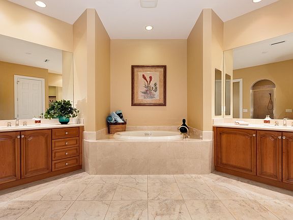 5th image of 6525 Crown Colony Pl APT 202
